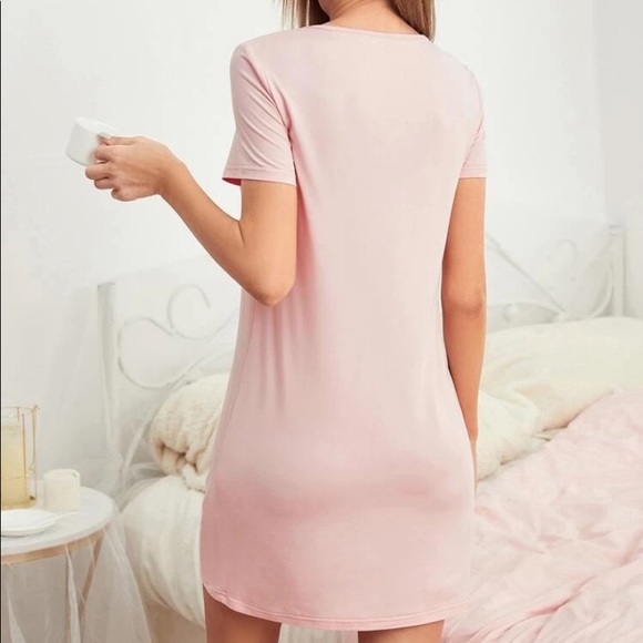 SOLD 💕📦FREE SHIP!📦 Eyelash Graphic Night Dress! ⭐️ - Picture 2 of 4